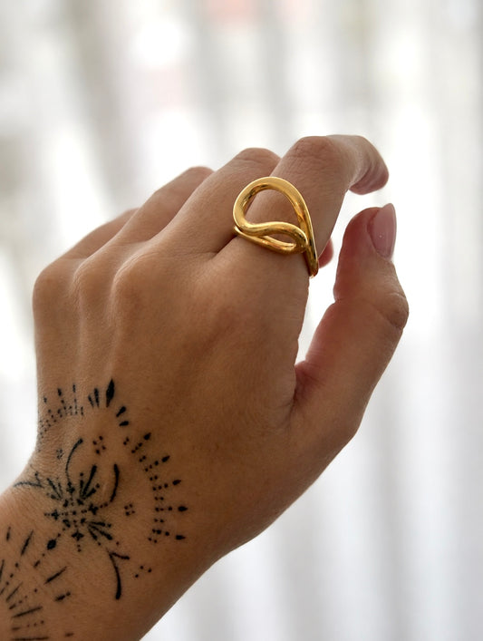 Anel Loop Dourado